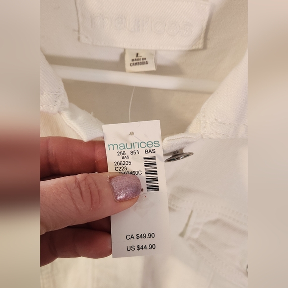 NWT- Maruices White Denim Jacket Size Large - Picture 12 of 12